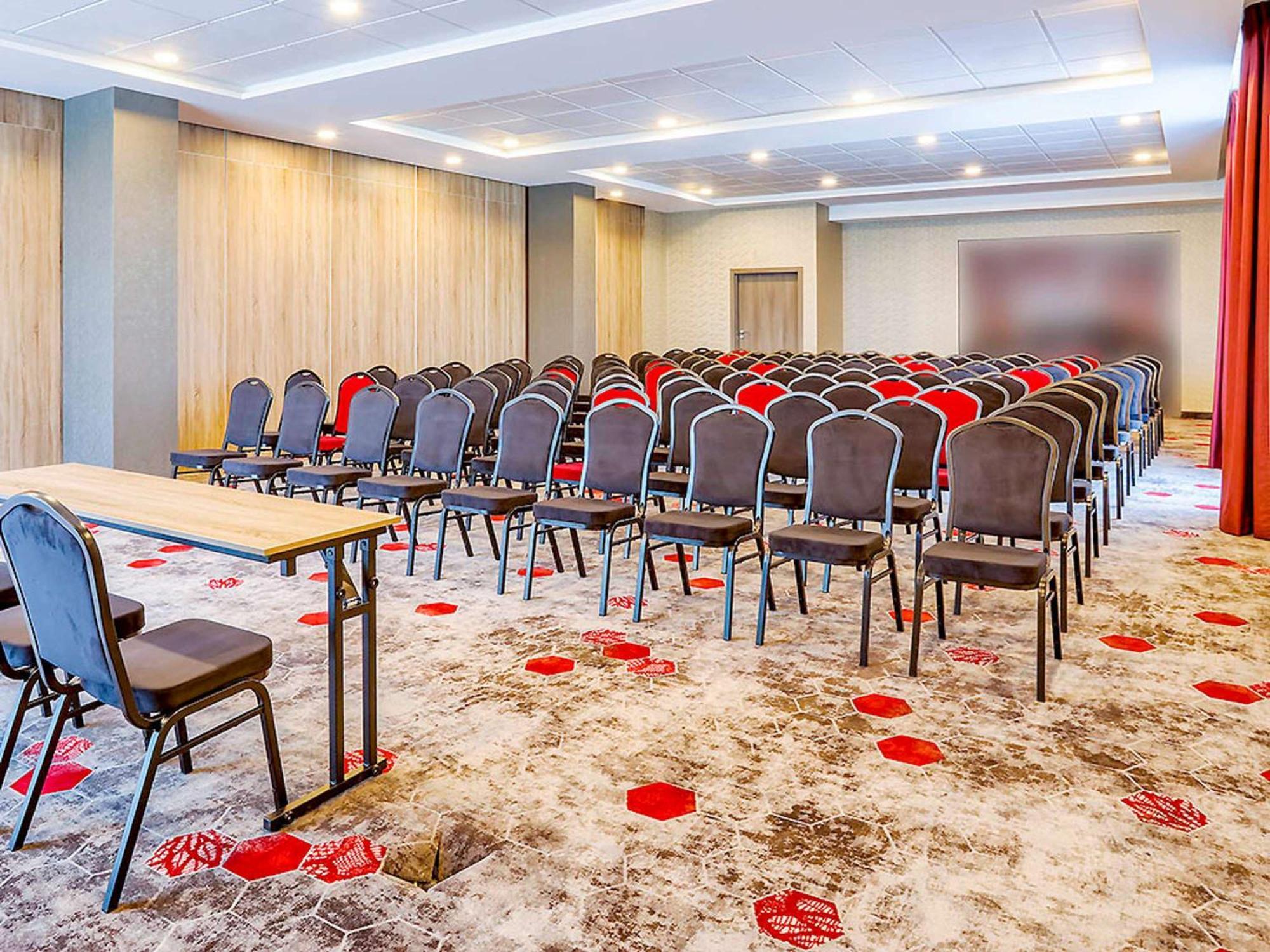 Ibis Styles Nowy Sacz Otel Dış mekan fotoğraf