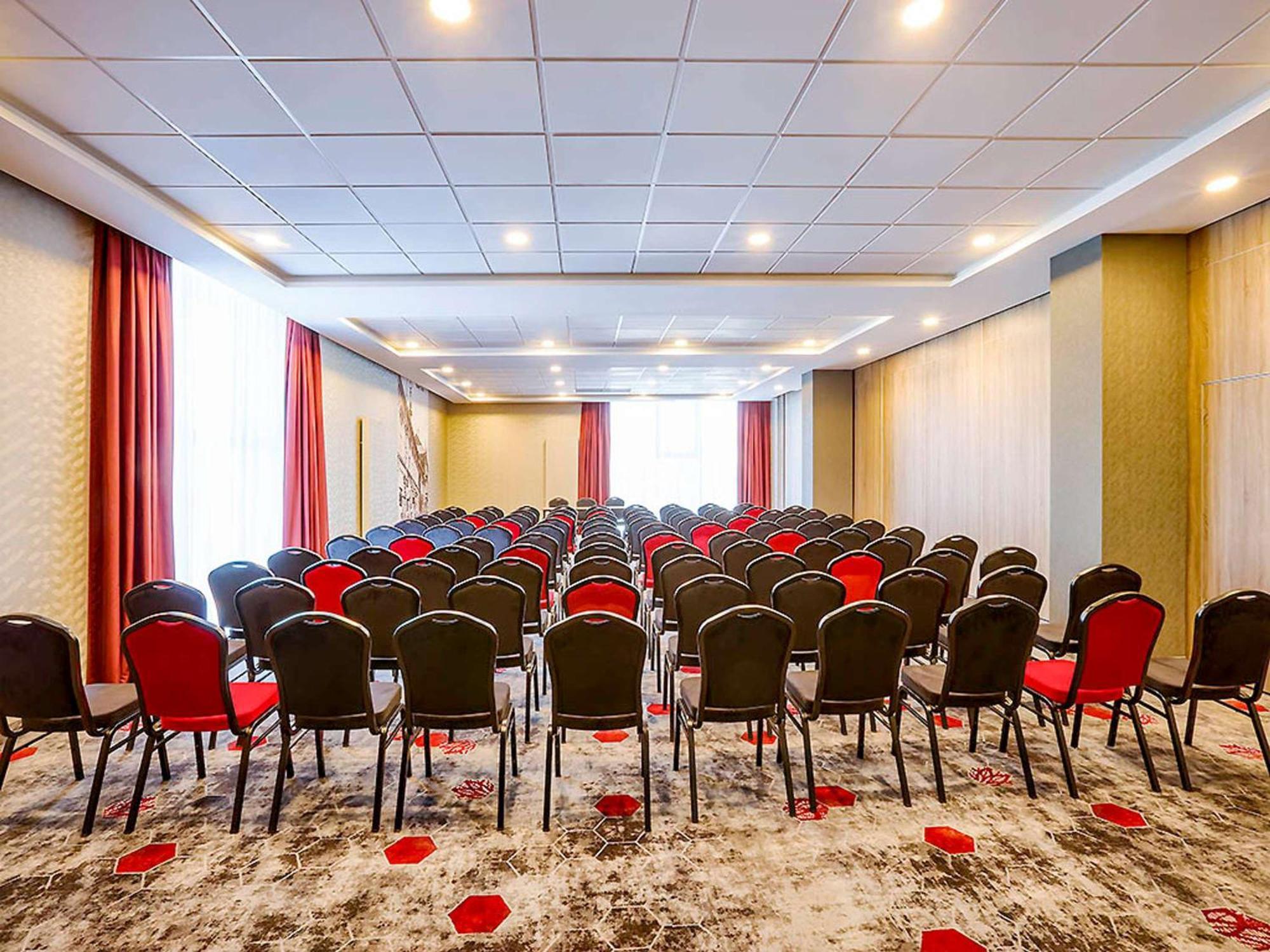 Ibis Styles Nowy Sacz Otel Dış mekan fotoğraf